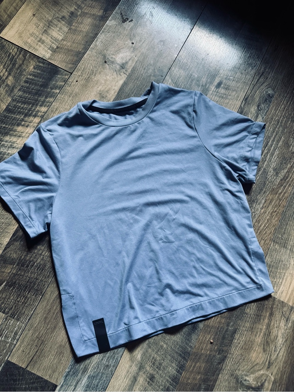 UNRL Basic Cropped Short Sleeve Tee in Dusty Blue